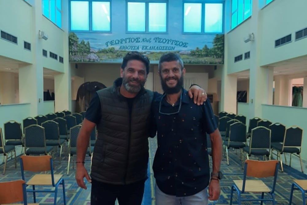 Επισκέφτηκε και δώρισε το τρόπαιο από το Tenerife Bluetrail στο «Εργαστήρι Παναγία Ελεούσα» ο Φ. Ζησιμόπουλος runbeat.gr